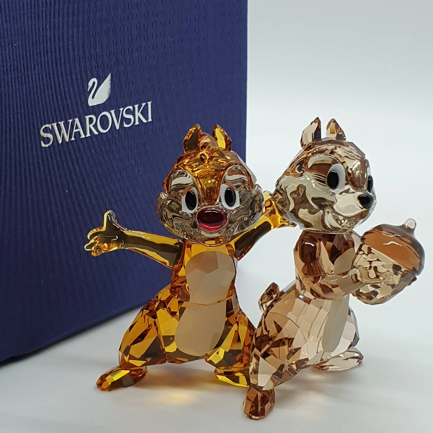 Franks kristall shop - Swarovski crystal A+ B Hörnchen